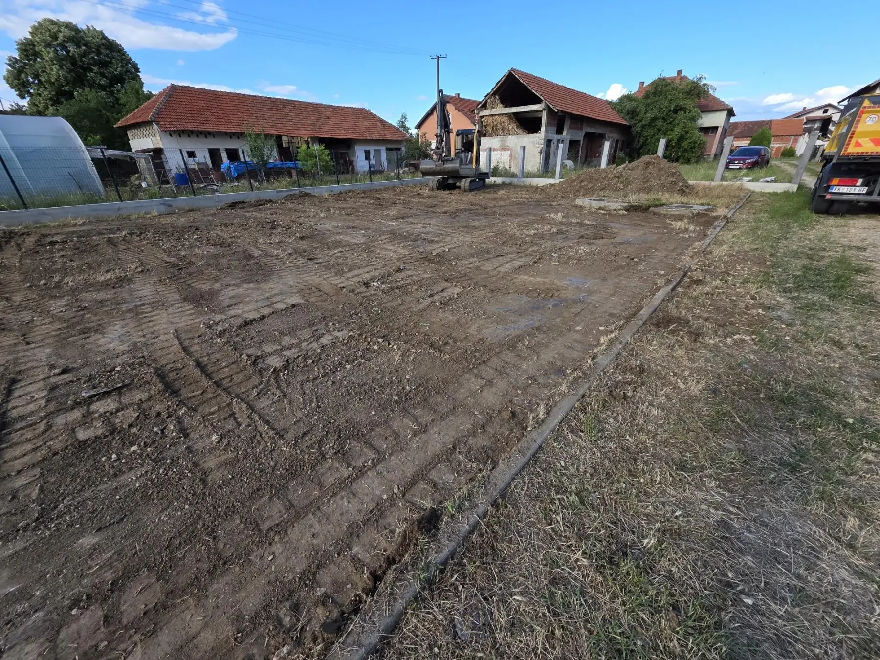 Isplaniran i poravnat plac pripremljen za gradnju