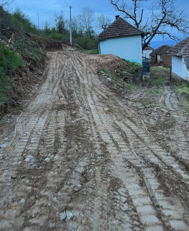 Bager tokom ravnanja terena