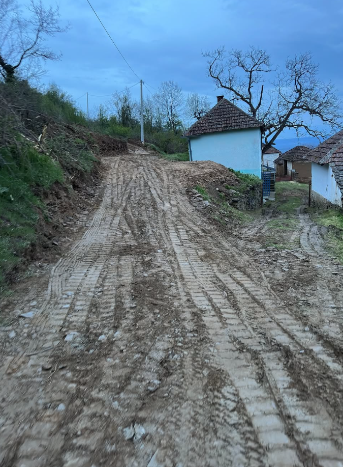 Isplaniran pristupni put kroz selo posle probijanja